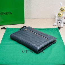 Bottega Veneta Clutch Bags